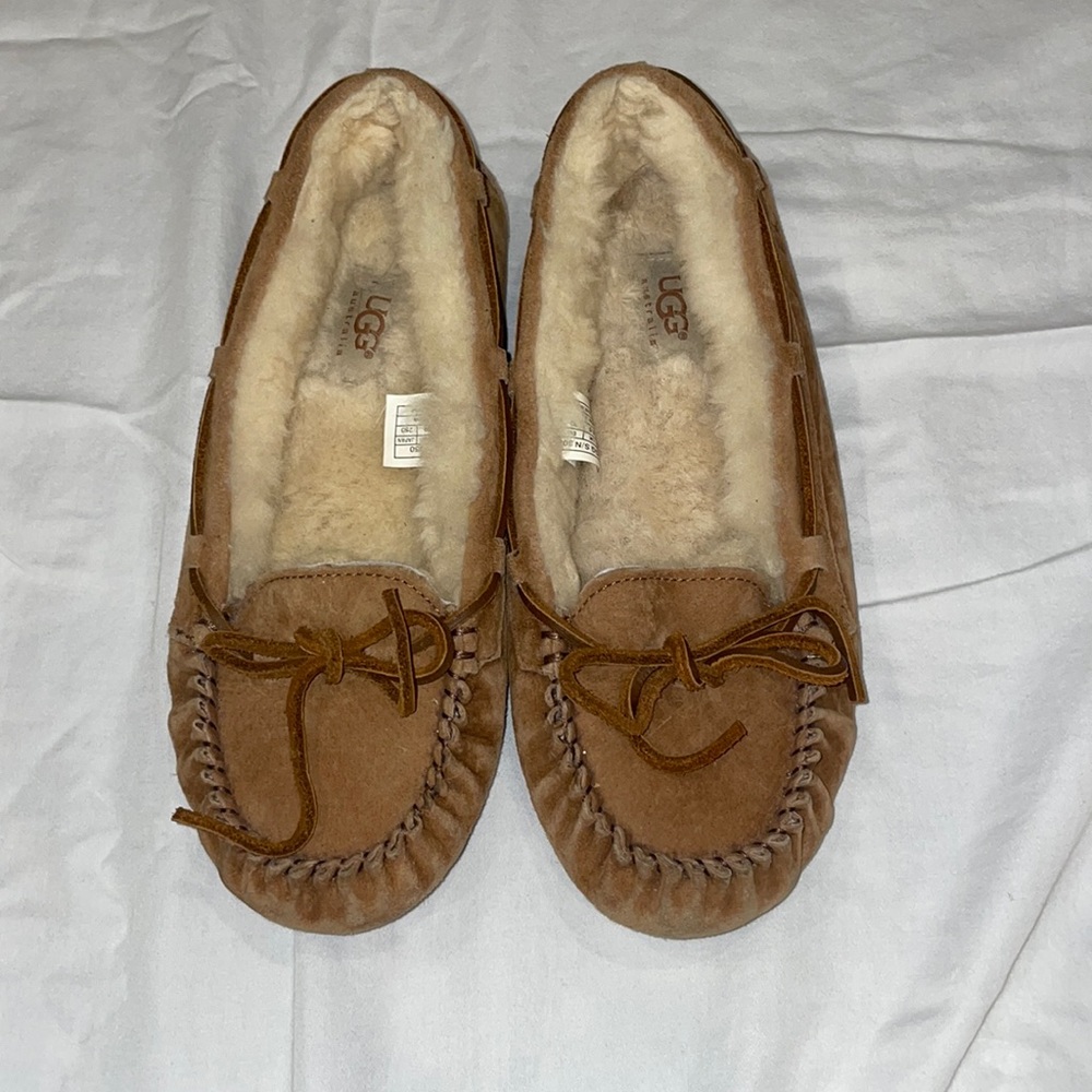 BRAND NEW OLSEN UGGS